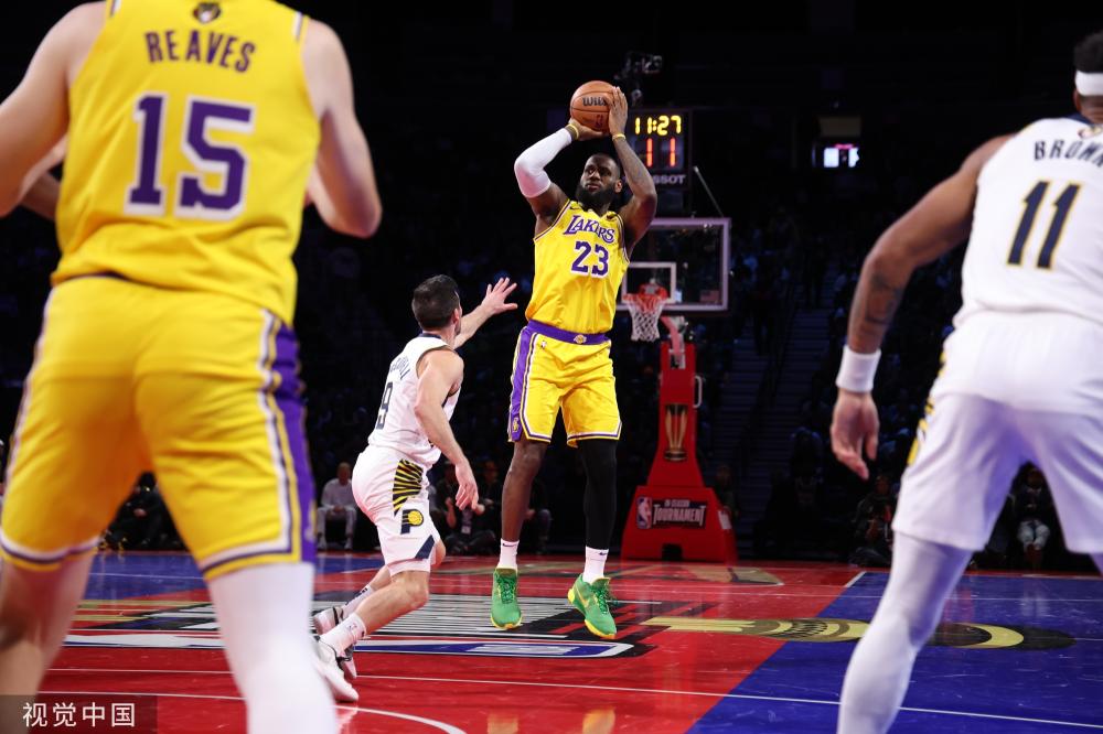 脱颖而出的 脱颖而出的